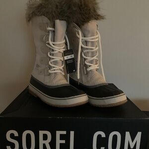 Sorel Joan of Arctic Boots size 8.5